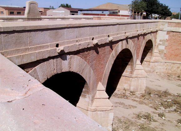 Puente Carlos IV